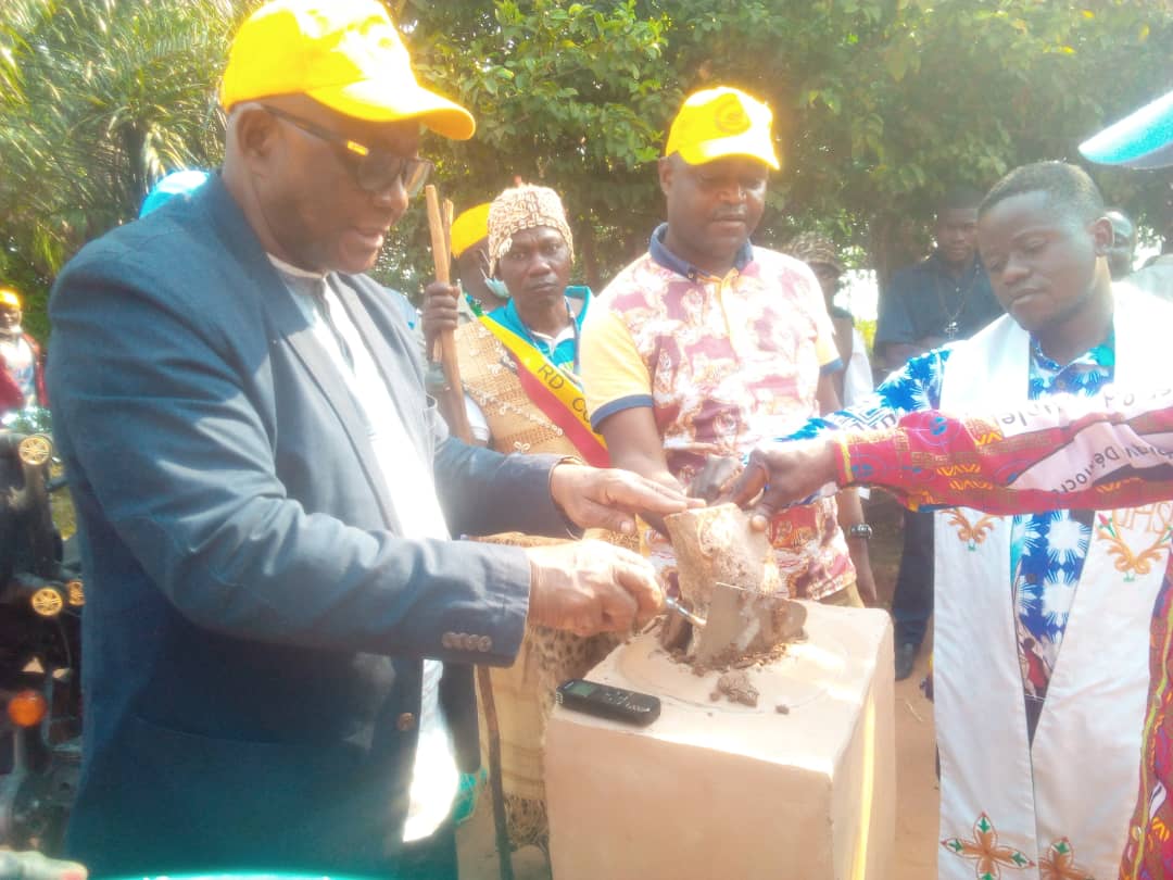 PREMIÈRE PIERRE DE LA PAROISSE SAINT MATHIEU DE KABANGA : UN GESTE DE FOI ET DE CITOYENNET